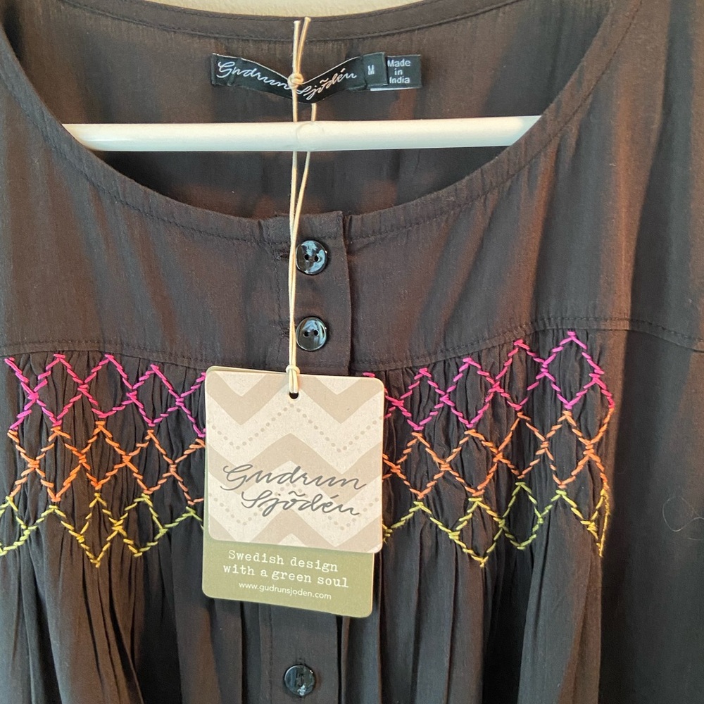 NEW Gudrun Sjoden Embroidered Top 🧵🪡 - Picture 5 of 8